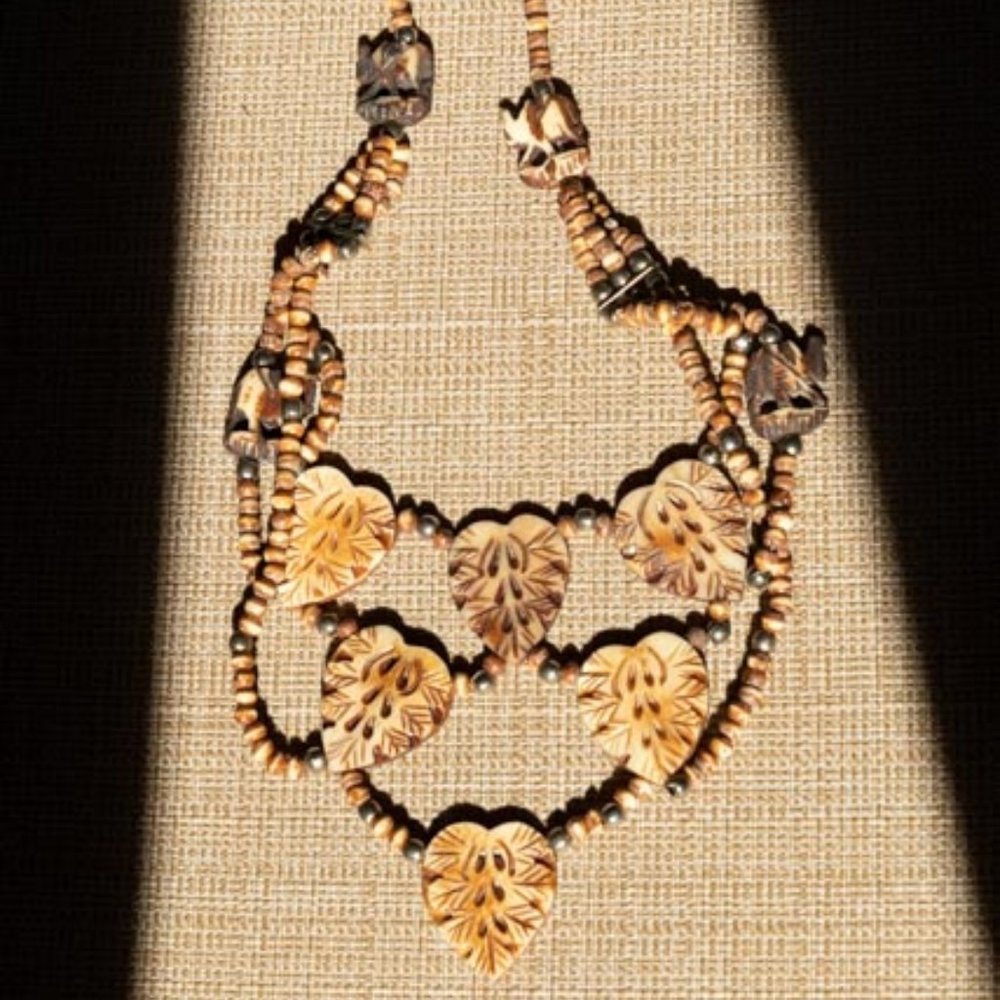 Y2K Tribal Six Hearts & Elephants Resin Necklace